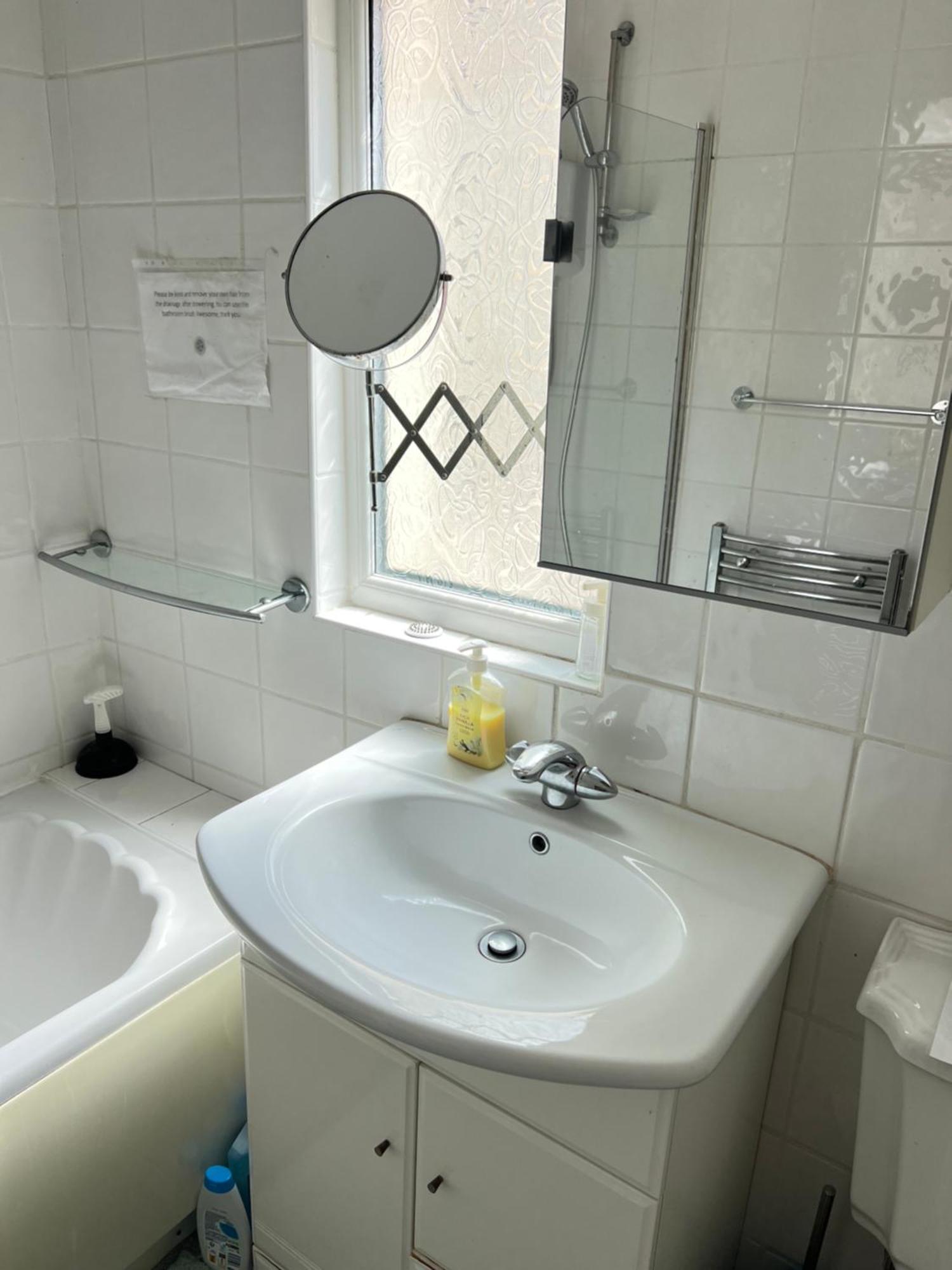 Budget Private Bedrooms W Dedicated Bath Mediacity, Mufc Salford * Manchester